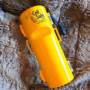 Cell Phone & GPS Waterproof-Safe Case